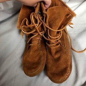 Minnetonka fringe suede boots size 10